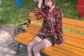 公园里的黑丝可爱萝莉小姐姐还不错